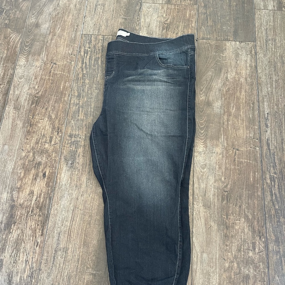 Torrid Size 5 Lean Jean Pullon Jegging Pants